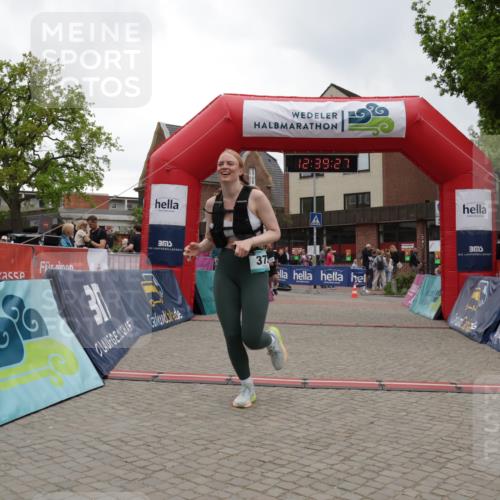 10.05.2026 - 8. Wedeler Halbmarathon Yannick Fuchs http://msf.ph/oto/9734348 10.05.2026 12:39:25 Ziel 118, 373 meine-sportfotos.de
