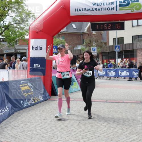 10.05.2026 - 8. Wedeler Halbmarathon Yannick Fuchs http://msf.ph/oto/9734363 10.05.2026 11:52:14 Ziel 2064, 2072, 2109 meine-sportfotos.de
