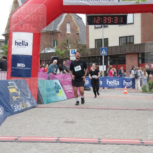 10.05.2026 - 8. Wedeler Halbmarathon Yannick Fuchs http://msf.ph/oto/9734364 10.05.2026 12:39:29 Ziel 118, 336, 373 meine-sportfotos.de
