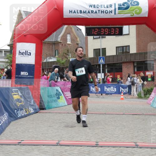 10.05.2026 - 8. Wedeler Halbmarathon Yannick Fuchs http://msf.ph/oto/9734376 10.05.2026 12:39:31 Ziel 118, 336 meine-sportfotos.de