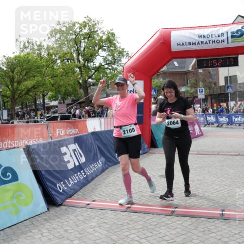 10.05.2026 - 8. Wedeler Halbmarathon Yannick Fuchs http://msf.ph/oto/9734377 10.05.2026 11:52:15 Ziel 2064, 2109 meine-sportfotos.de