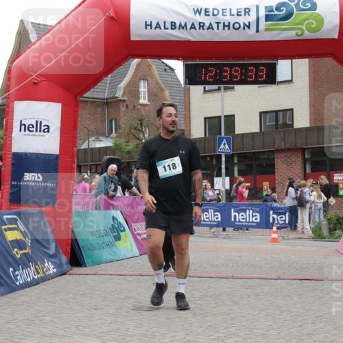 10.05.2026 - 8. Wedeler Halbmarathon Yannick Fuchs http://msf.ph/oto/9734378 10.05.2026 12:39:31 Ziel 118, 336 meine-sportfotos.de