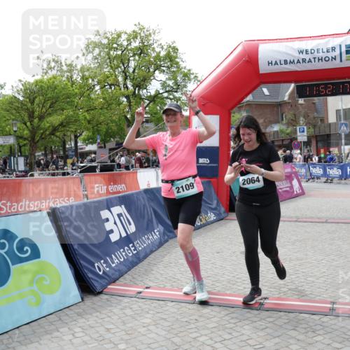 10.05.2026 - 8. Wedeler Halbmarathon Yannick Fuchs http://msf.ph/oto/9734379 10.05.2026 11:52:15 Ziel 2064, 2109 meine-sportfotos.de