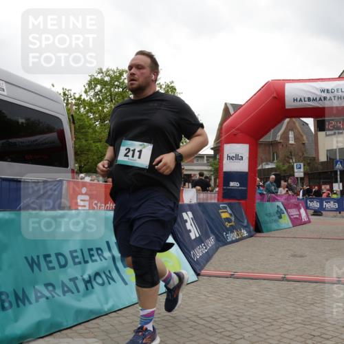 10.05.2026 - 8. Wedeler Halbmarathon Yannick Fuchs http://msf.ph/oto/9734399 10.05.2026 12:40:36 Ziel 211 meine-sportfotos.de