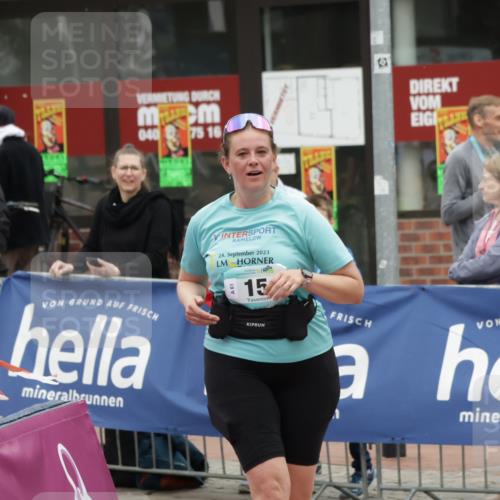 10.05.2026 - 8. Wedeler Halbmarathon Yannick Fuchs http://msf.ph/oto/9734401 10.05.2026 12:41:10 Ziel 15 meine-sportfotos.de