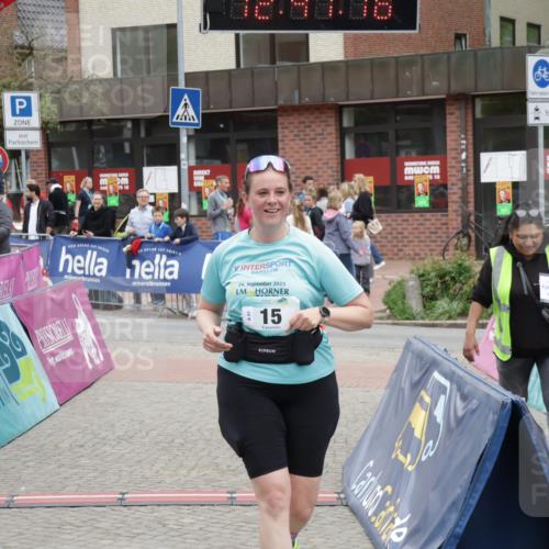 10.05.2026 - 8. Wedeler Halbmarathon Yannick Fuchs http://msf.ph/oto/9734410 10.05.2026 12:41:14 Ziel 15 meine-sportfotos.de