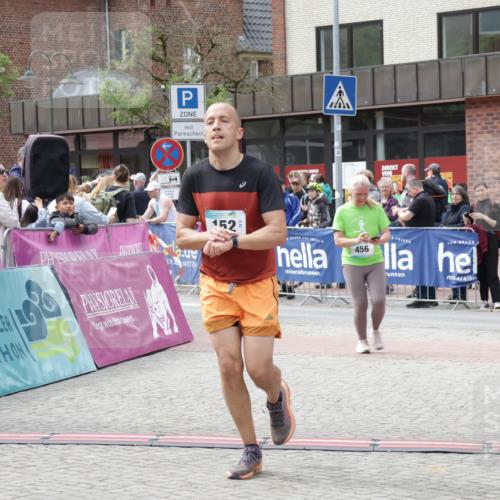 10.05.2026 - 8. Wedeler Halbmarathon Yannick Fuchs http://msf.ph/oto/9734415 10.05.2026 11:52:22 Ziel 152, 456, 985, 2143 meine-sportfotos.de