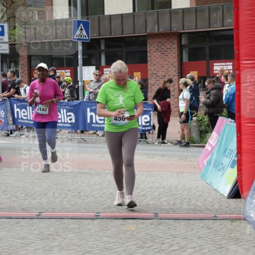 10.05.2026 - 8. Wedeler Halbmarathon Yannick Fuchs http://msf.ph/oto/9734431 10.05.2026 11:52:25 Ziel 152, 456, 739, 985, 2143 meine-sportfotos.de