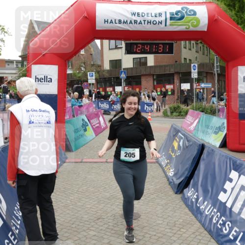 10.05.2026 - 8. Wedeler Halbmarathon Yannick Fuchs http://msf.ph/oto/9734433 10.05.2026 12:41:29 Ziel 205, 369 meine-sportfotos.de