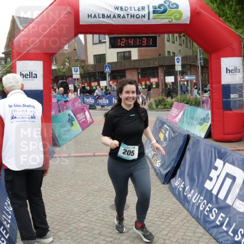 10.05.2026 - 8. Wedeler Halbmarathon Yannick Fuchs http://msf.ph/oto/9734435 10.05.2026 12:41:29 Ziel 205, 369 meine-sportfotos.de
