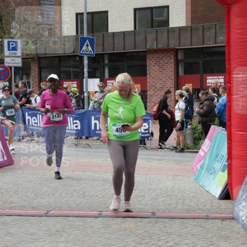 10.05.2026 - 8. Wedeler Halbmarathon Yannick Fuchs http://msf.ph/oto/9734436 10.05.2026 11:52:25 Ziel 152, 456, 739, 985, 2143 meine-sportfotos.de