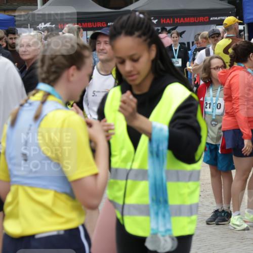 10.05.2026 - 8. Wedeler Halbmarathon Yannick Fuchs http://msf.ph/oto/9734438 10.05.2026 12:41:33 Ziel 205, 2220 meine-sportfotos.de