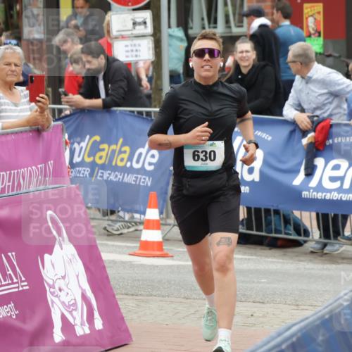 10.05.2026 - 8. Wedeler Halbmarathon Yannick Fuchs http://msf.ph/oto/9734445 10.05.2026 12:42:07 Ziel 630 meine-sportfotos.de