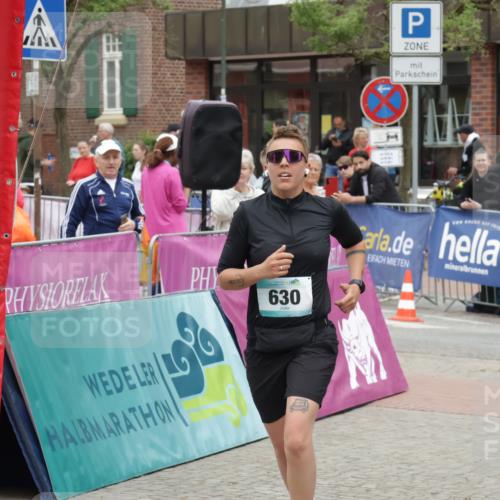 10.05.2026 - 8. Wedeler Halbmarathon Yannick Fuchs http://msf.ph/oto/9734446 10.05.2026 12:42:09 Ziel 630 meine-sportfotos.de