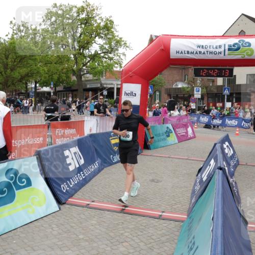 10.05.2026 - 8. Wedeler Halbmarathon Yannick Fuchs http://msf.ph/oto/9734452 10.05.2026 12:42:11 Ziel 630 meine-sportfotos.de