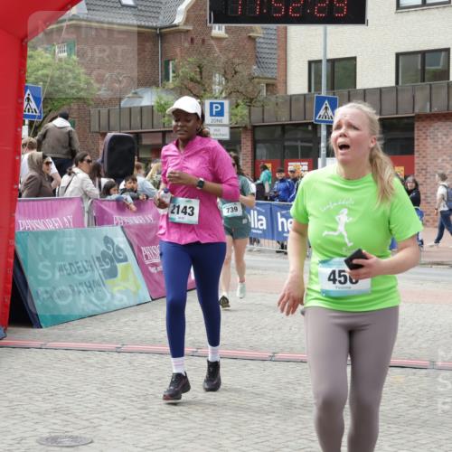 10.05.2026 - 8. Wedeler Halbmarathon Yannick Fuchs http://msf.ph/oto/9734453 10.05.2026 11:52:27 Ziel 152, 456, 715, 739, 2143 meine-sportfotos.de
