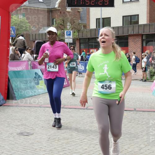 10.05.2026 - 8. Wedeler Halbmarathon Yannick Fuchs http://msf.ph/oto/9734456 10.05.2026 11:52:28 Ziel 152, 456, 715, 739, 2143 meine-sportfotos.de