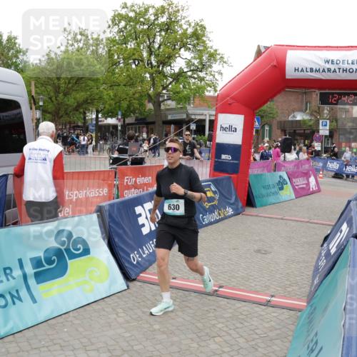 10.05.2026 - 8. Wedeler Halbmarathon Yannick Fuchs http://msf.ph/oto/9734457 10.05.2026 12:42:11 Ziel 630 meine-sportfotos.de