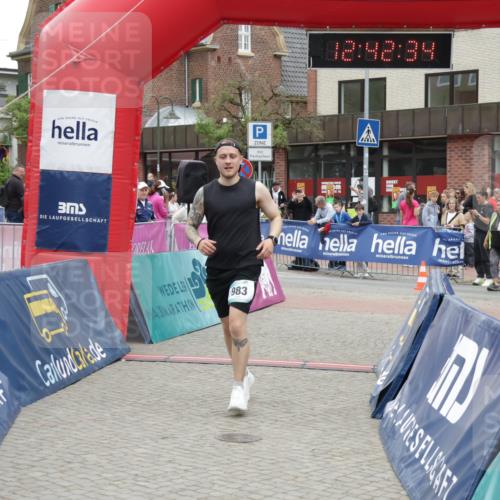 10.05.2026 - 8. Wedeler Halbmarathon Yannick Fuchs http://msf.ph/oto/9734479 10.05.2026 12:42:32 Ziel 983 meine-sportfotos.de