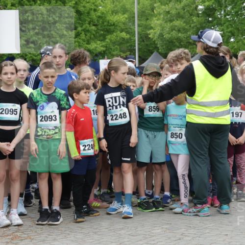 10.05.2026 - 8. Wedeler Halbmarathon Yannick Fuchs http://msf.ph/oto/9734506 10.05.2026 12:42:59 Ziel  meine-sportfotos.de