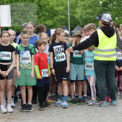 10.05.2026 - 8. Wedeler Halbmarathon Yannick Fuchs http://msf.ph/oto/9734508 10.05.2026 12:42:59 Ziel  meine-sportfotos.de