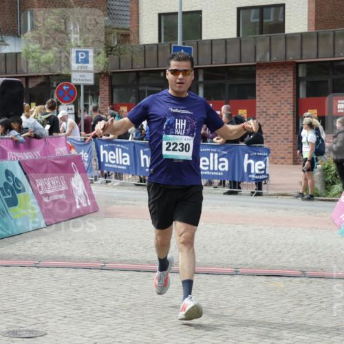10.05.2026 - 8. Wedeler Halbmarathon Yannick Fuchs http://msf.ph/oto/9734516 10.05.2026 11:52:38 Ziel 2230 meine-sportfotos.de