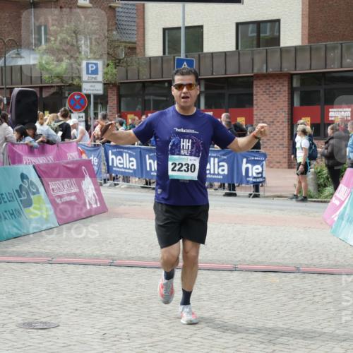 10.05.2026 - 8. Wedeler Halbmarathon Yannick Fuchs http://msf.ph/oto/9734519 10.05.2026 11:52:38 Ziel 2230 meine-sportfotos.de