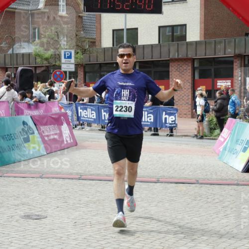 10.05.2026 - 8. Wedeler Halbmarathon Yannick Fuchs http://msf.ph/oto/9734521 10.05.2026 11:52:38 Ziel 2230 meine-sportfotos.de