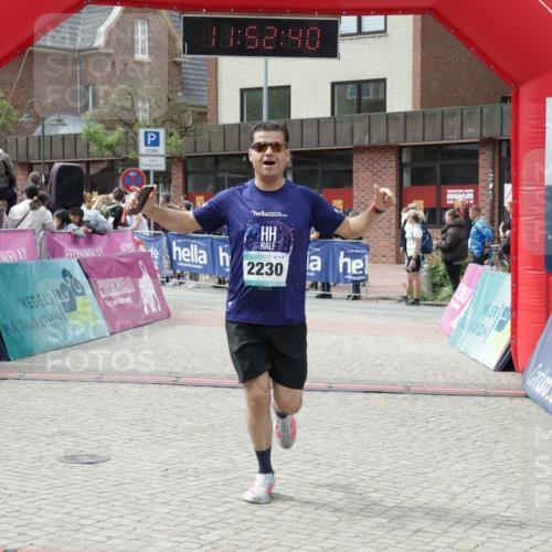 10.05.2026 - 8. Wedeler Halbmarathon Yannick Fuchs http://msf.ph/oto/9734522 10.05.2026 11:52:38 Ziel 2230 meine-sportfotos.de