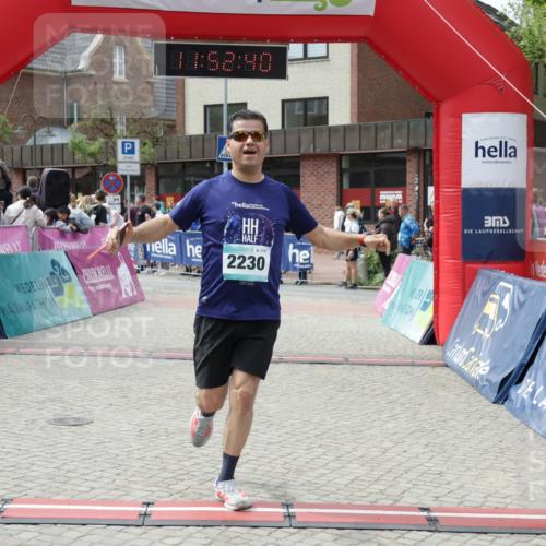 10.05.2026 - 8. Wedeler Halbmarathon Yannick Fuchs http://msf.ph/oto/9734526 10.05.2026 11:52:38 Ziel 2230 meine-sportfotos.de