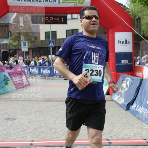 10.05.2026 - 8. Wedeler Halbmarathon Yannick Fuchs http://msf.ph/oto/9734534 10.05.2026 11:52:39 Ziel 2230 meine-sportfotos.de