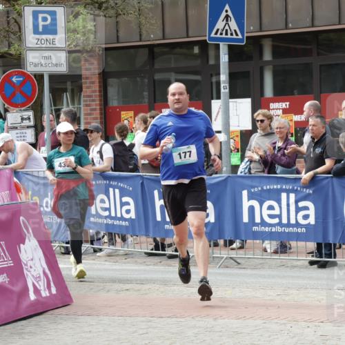 10.05.2026 - 8. Wedeler Halbmarathon Yannick Fuchs http://msf.ph/oto/9734538 10.05.2026 11:52:46 Ziel 177, 439 meine-sportfotos.de