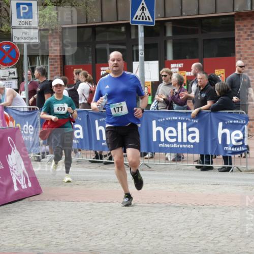 10.05.2026 - 8. Wedeler Halbmarathon Yannick Fuchs http://msf.ph/oto/9734544 10.05.2026 11:52:46 Ziel 177, 439 meine-sportfotos.de
