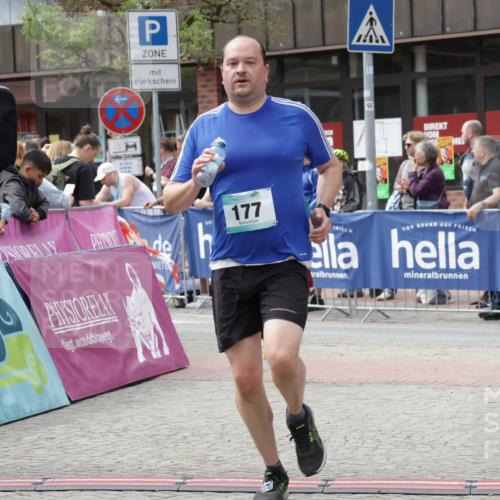 10.05.2026 - 8. Wedeler Halbmarathon Yannick Fuchs http://msf.ph/oto/9734552 10.05.2026 11:52:48 Ziel 177, 439 meine-sportfotos.de