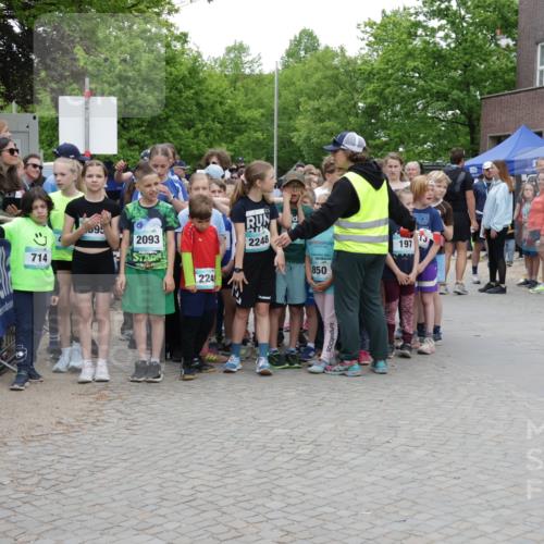 10.05.2026 - 8. Wedeler Halbmarathon Yannick Fuchs http://msf.ph/oto/9734555 10.05.2026 12:43:30 Ziel  meine-sportfotos.de
