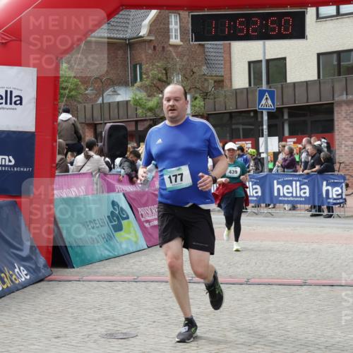 10.05.2026 - 8. Wedeler Halbmarathon Yannick Fuchs http://msf.ph/oto/9734560 10.05.2026 11:52:48 Ziel 177, 439 meine-sportfotos.de