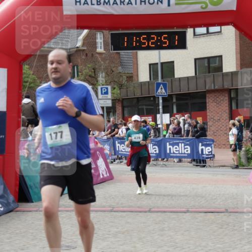 10.05.2026 - 8. Wedeler Halbmarathon Yannick Fuchs http://msf.ph/oto/9734565 10.05.2026 11:52:49 Ziel 177, 439 meine-sportfotos.de