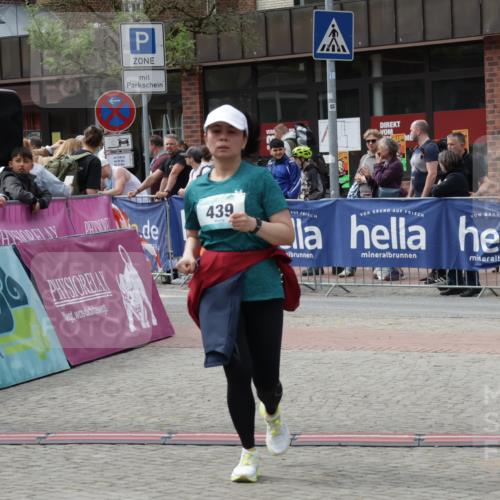 10.05.2026 - 8. Wedeler Halbmarathon Yannick Fuchs http://msf.ph/oto/9734569 10.05.2026 11:52:50 Ziel 177, 439 meine-sportfotos.de