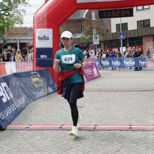 10.05.2026 - 8. Wedeler Halbmarathon Yannick Fuchs http://msf.ph/oto/9734588 10.05.2026 11:52:52 Ziel 177, 439 meine-sportfotos.de
