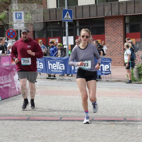 10.05.2026 - 8. Wedeler Halbmarathon Yannick Fuchs http://msf.ph/oto/9734608 10.05.2026 11:52:58 Ziel 123, 773 meine-sportfotos.de