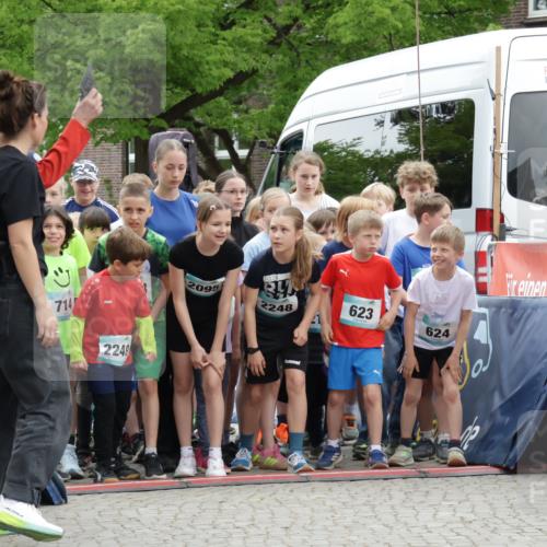 10.05.2026 - 8. Wedeler Halbmarathon Yannick Fuchs http://msf.ph/oto/9734623 10.05.2026 12:44:49 Ziel  meine-sportfotos.de