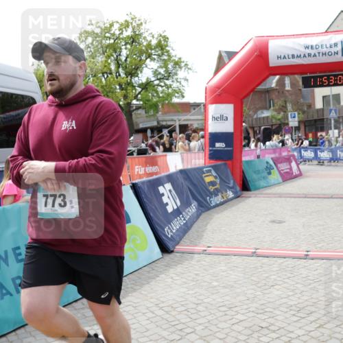 10.05.2026 - 8. Wedeler Halbmarathon Yannick Fuchs http://msf.ph/oto/9734637 10.05.2026 11:53:02 Ziel 123, 773 meine-sportfotos.de