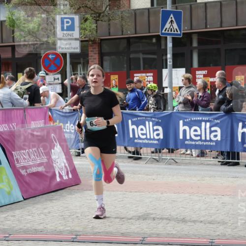10.05.2026 - 8. Wedeler Halbmarathon Yannick Fuchs http://msf.ph/oto/9734646 10.05.2026 11:53:16 Ziel 633 meine-sportfotos.de