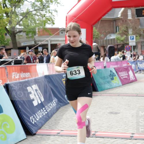 10.05.2026 - 8. Wedeler Halbmarathon Yannick Fuchs http://msf.ph/oto/9734658 10.05.2026 11:53:18 Ziel 633, 2137 meine-sportfotos.de