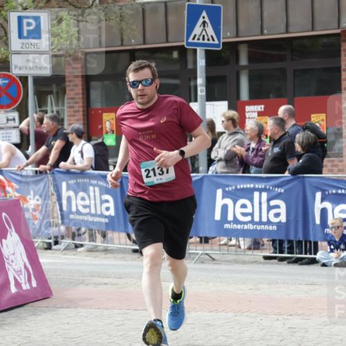 10.05.2026 - 8. Wedeler Halbmarathon Yannick Fuchs http://msf.ph/oto/9734668 10.05.2026 11:53:21 Ziel 633, 1031, 2137 meine-sportfotos.de