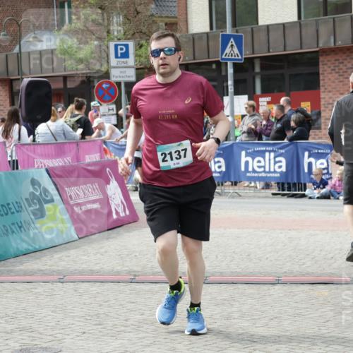 10.05.2026 - 8. Wedeler Halbmarathon Yannick Fuchs http://msf.ph/oto/9734682 10.05.2026 11:53:23 Ziel 140, 1031, 2137 meine-sportfotos.de