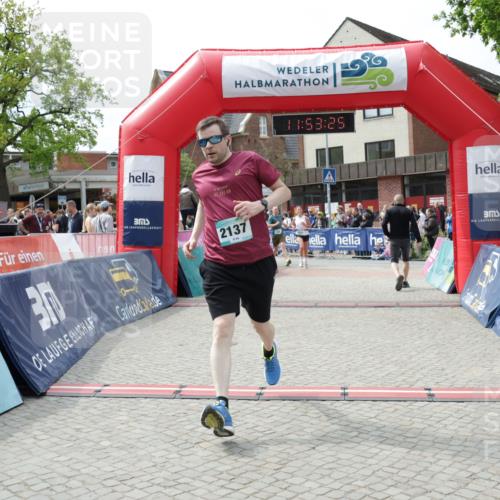10.05.2026 - 8. Wedeler Halbmarathon Yannick Fuchs http://msf.ph/oto/9734693 10.05.2026 11:53:23 Ziel 140, 1031, 2137 meine-sportfotos.de