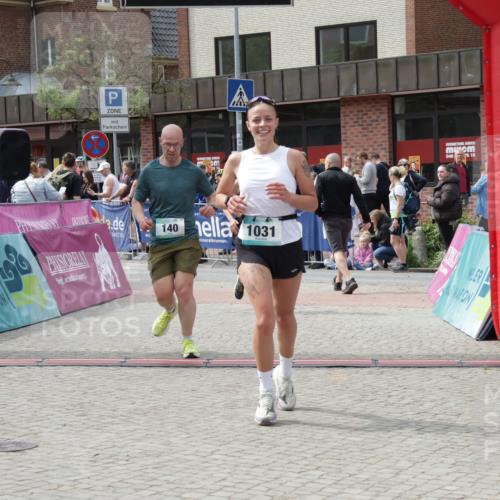 10.05.2026 - 8. Wedeler Halbmarathon Yannick Fuchs http://msf.ph/oto/9734715 10.05.2026 11:53:26 Ziel 23, 140, 1031, 2137 meine-sportfotos.de
