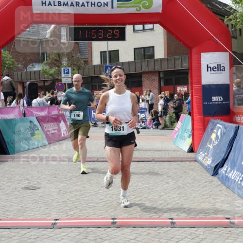 10.05.2026 - 8. Wedeler Halbmarathon Yannick Fuchs http://msf.ph/oto/9734722 10.05.2026 11:53:27 Ziel 23, 140, 1031, 2137 meine-sportfotos.de