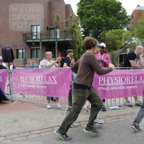 10.05.2026 - 8. Wedeler Halbmarathon Yannick Fuchs http://msf.ph/oto/9734729 10.05.2026 12:45:04 Ziel  meine-sportfotos.de
